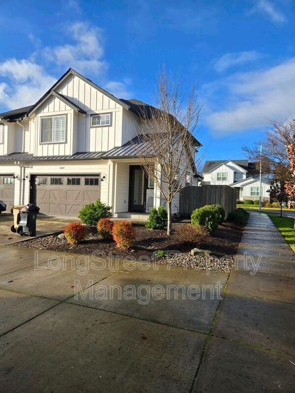 1947 Sw Stanford St - Photo 3 of 23