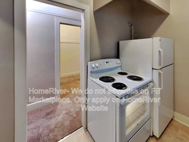 1322 H St #5 - Photo 5 of 19