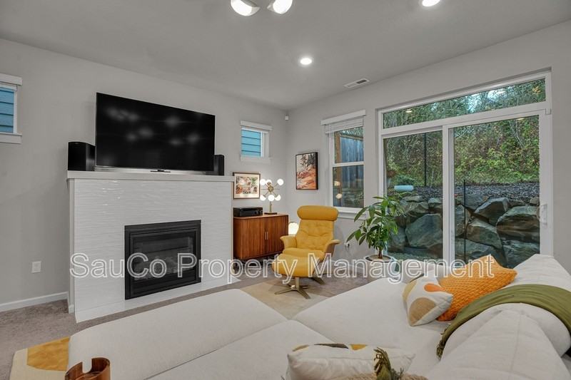 1483 19th Ave - Photo 6 of 25