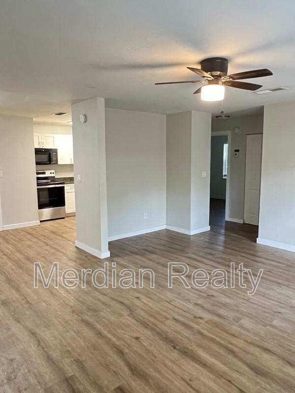 1003 Southwestterrace - Photo 2 of 6