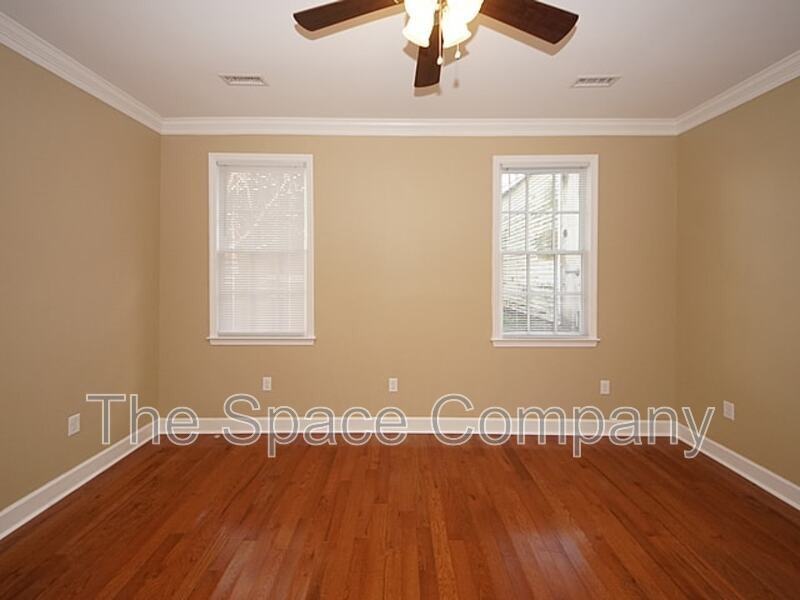 126 Logan St - Photo 7 of 14