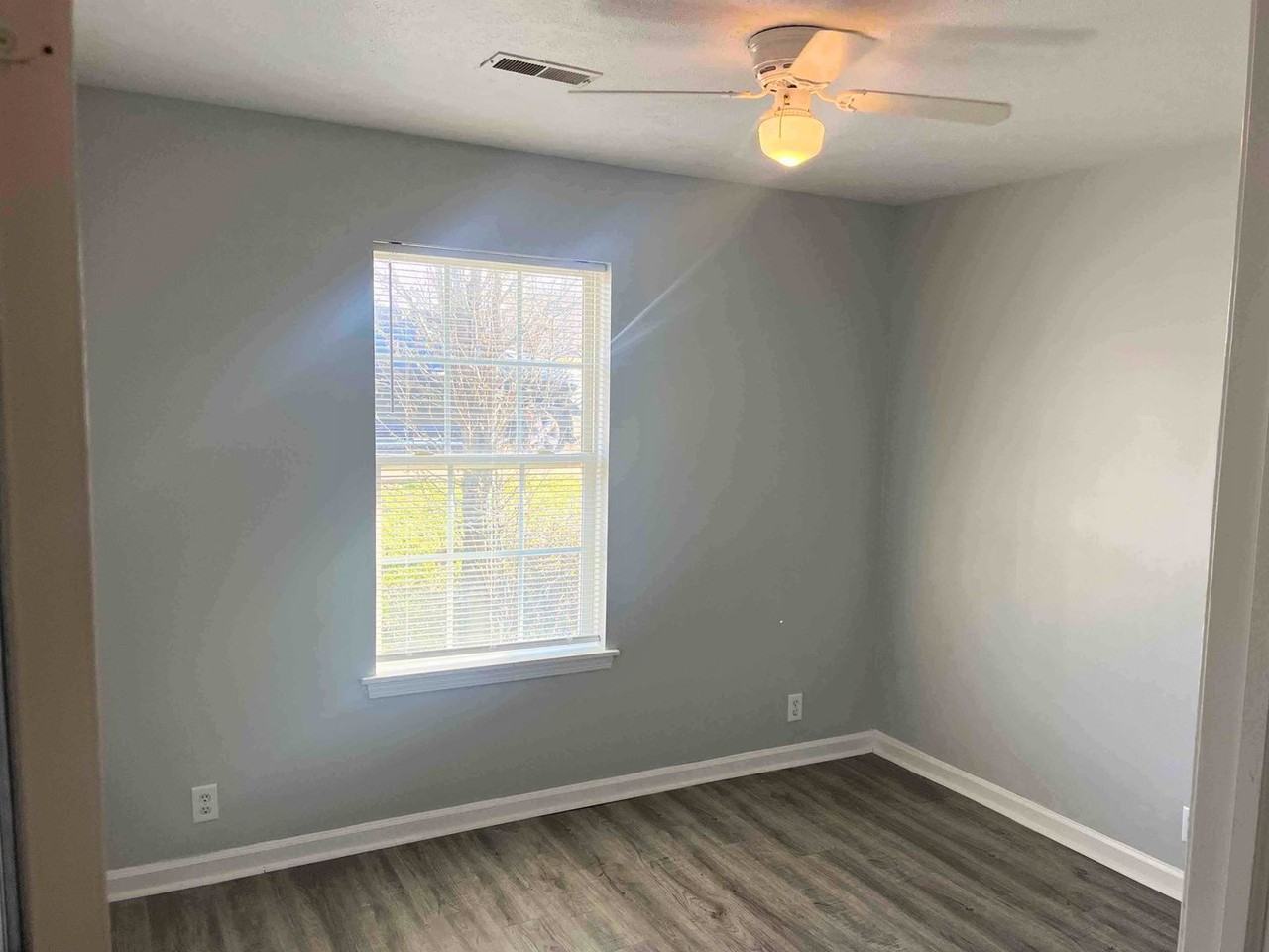 205 Jennie Ln - Photo 5 of 7