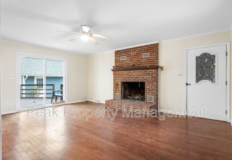 3212 Vinton St - Photo 5 of 31