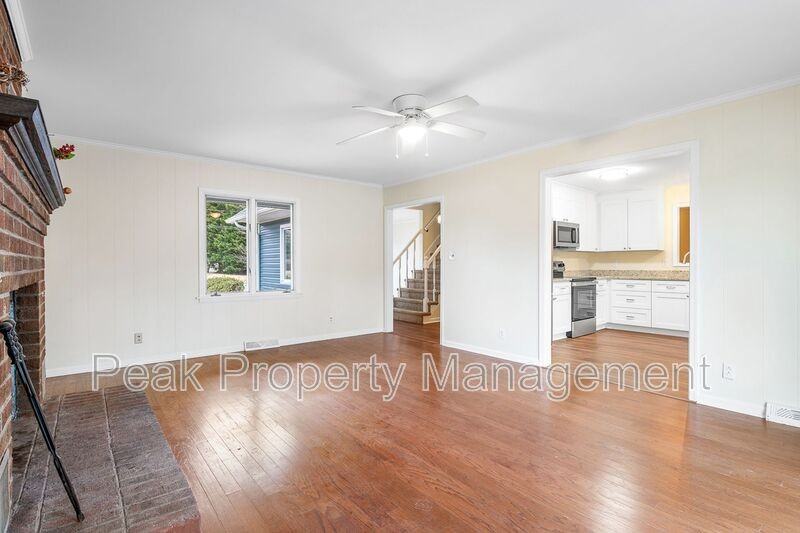 3212 Vinton St - Photo 6 of 31