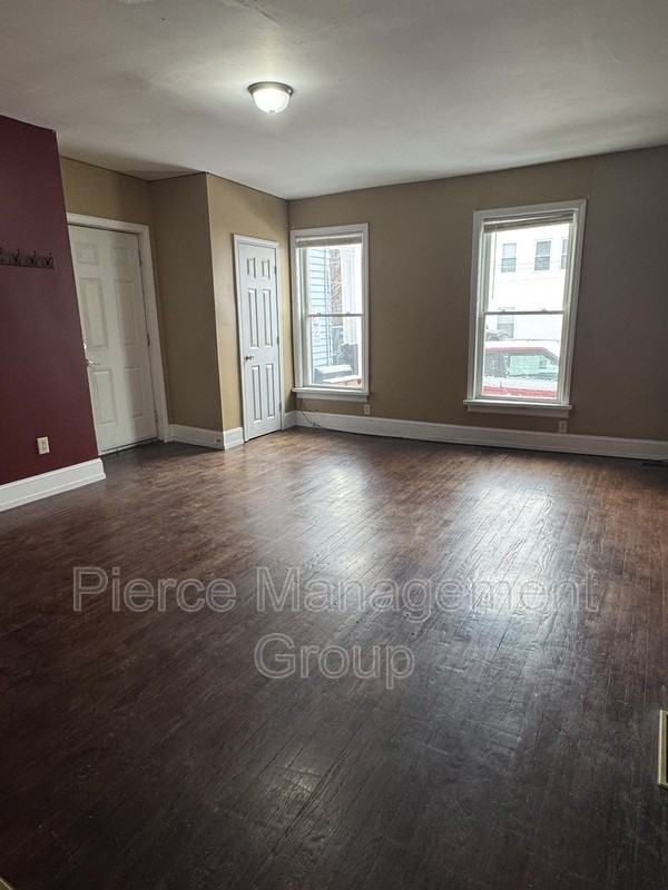 15 Franklin St #1 - Photo 4 of 14