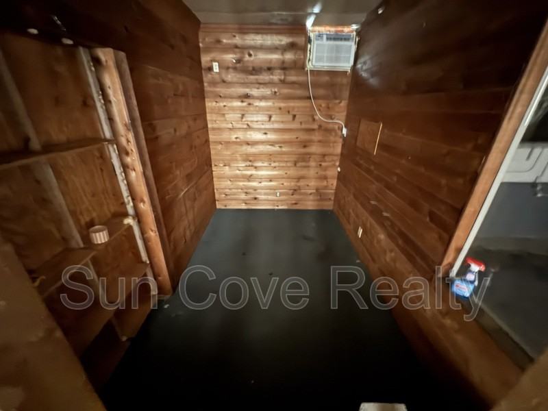 14401 N Nebraska Ave - Photo 3 of 5