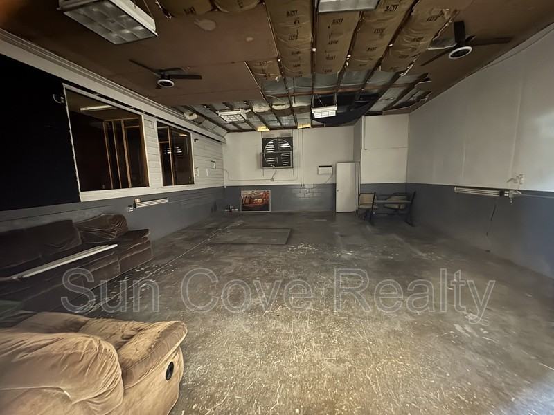 14401 N Nebraska Ave - Photo 4 of 5