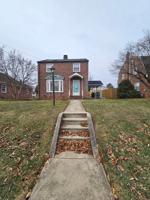 featured image of 102 N Forrest St