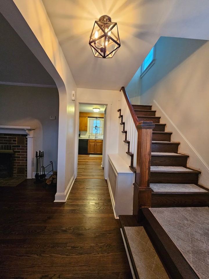 102 N Forrest St - Photo 2 of 21