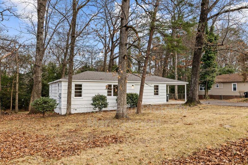 933 T St - Photo 4 of 19