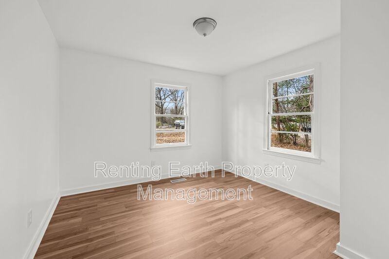 933 T St - Photo 7 of 19