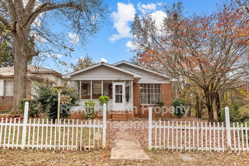 2005 Snavely Ave Sw - Photo 3 of 19