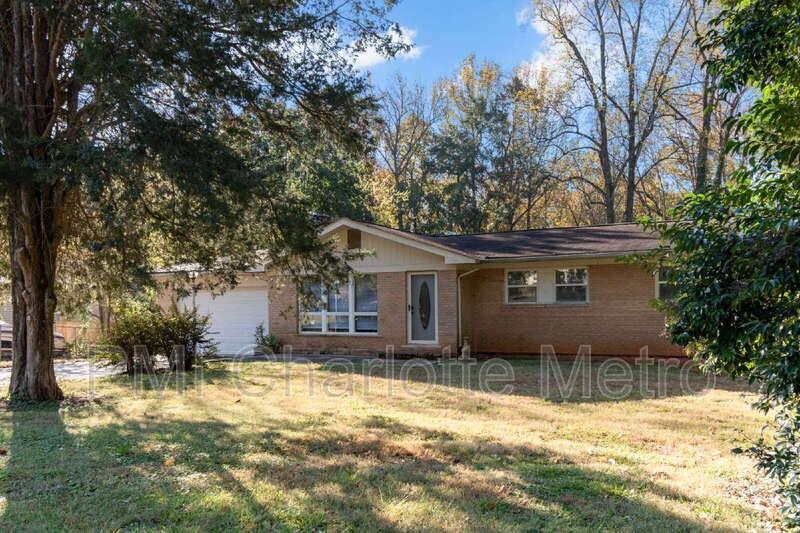 10707 Walkers Ferry Rd - Photo 2 of 15