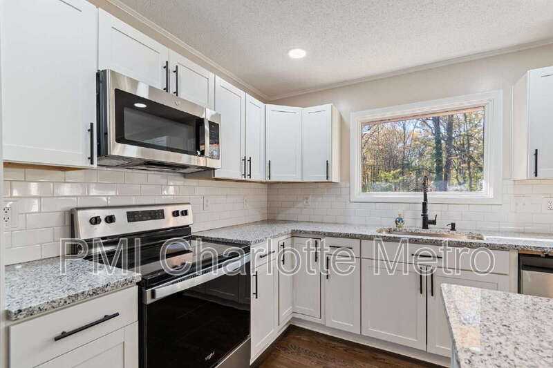 10707 Walkers Ferry Rd - Photo 3 of 15