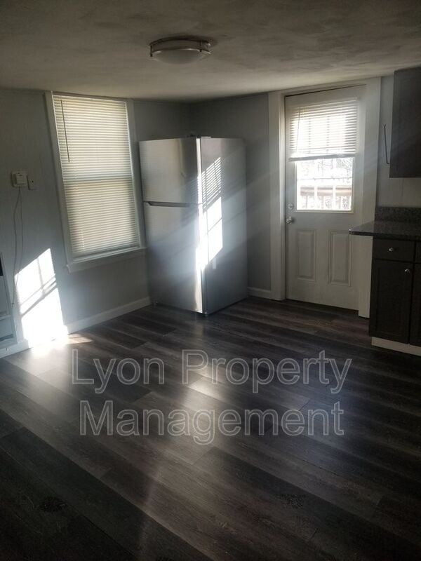 93 W Warwick Ave #4 - Photo 2 of 9