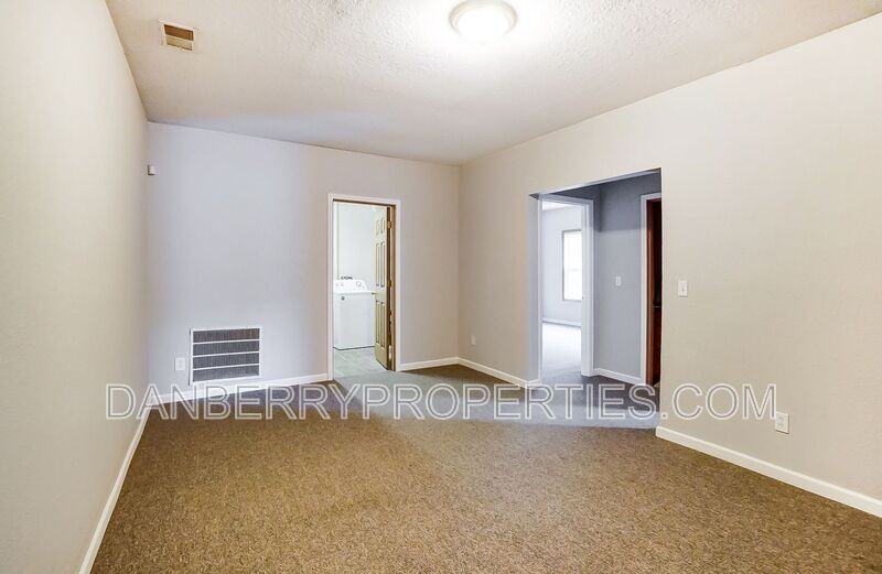 1101 N Byrne Rd - Photo 5 of 42