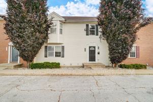 featured image of 1105 N Byrne Rd