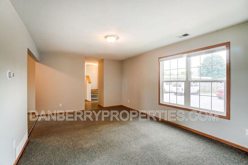 1107 N Byrne Rd - Photo 6 of 39