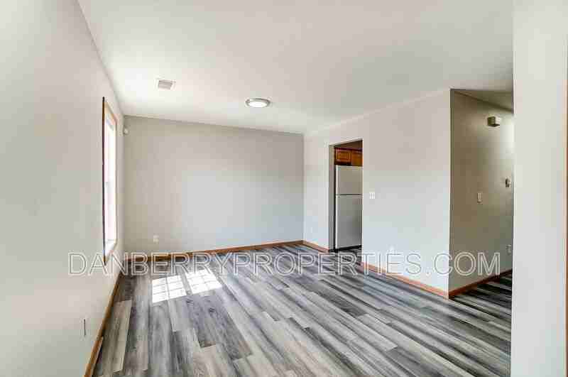 1111 N Byrne Rd - Photo 4 of 39