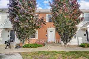 featured image of 1113 N Byrne Rd