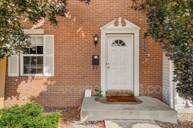 1113 N Byrne Rd - Photo 3 of 40