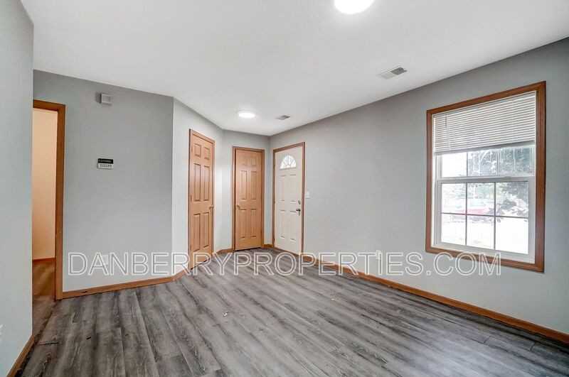 1115 N Byrne Rd - Photo 4 of 40