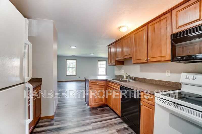 1119 N Byrne Rd - Photo 5 of 39