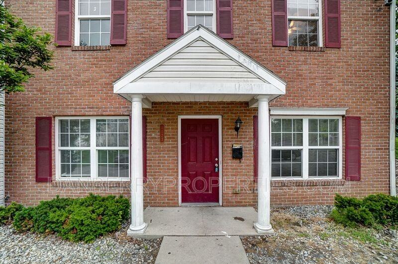 1123 N Byrne Rd - Photo 4 of 50