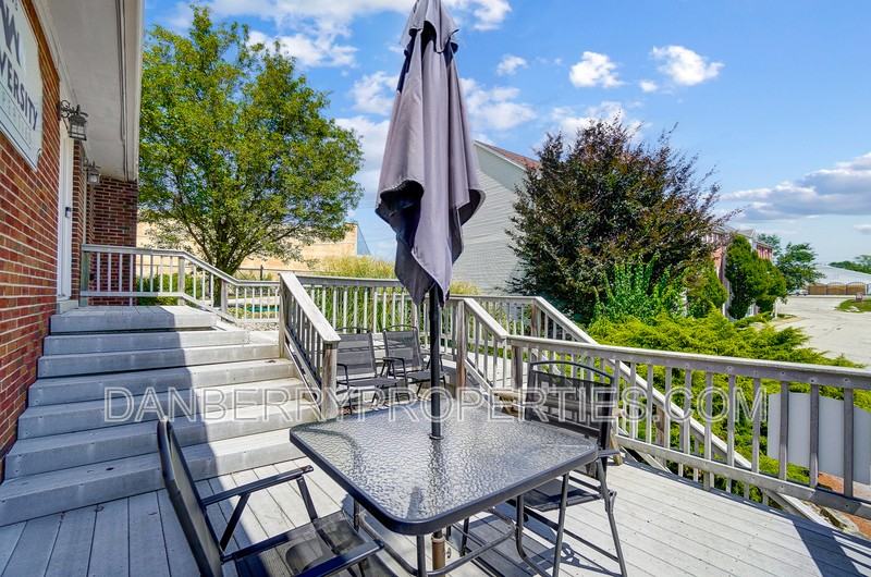 1133 N Byrne Rd - Photo 4 of 36