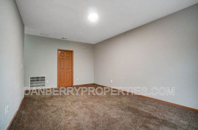 1131 N Byrne Rd - Photo 5 of 50