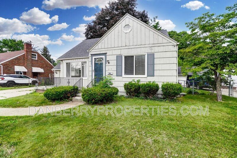 915 Independence Rd - Photo 2 of 31