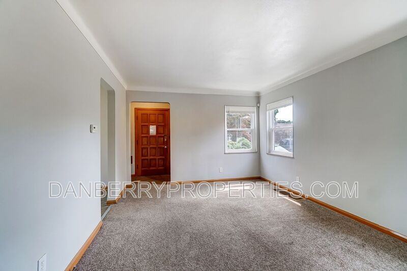 347 Darrow Ave - Photo 5 of 44