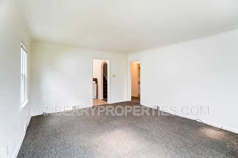 919 Brookley Blvd - Photo 5 of 40