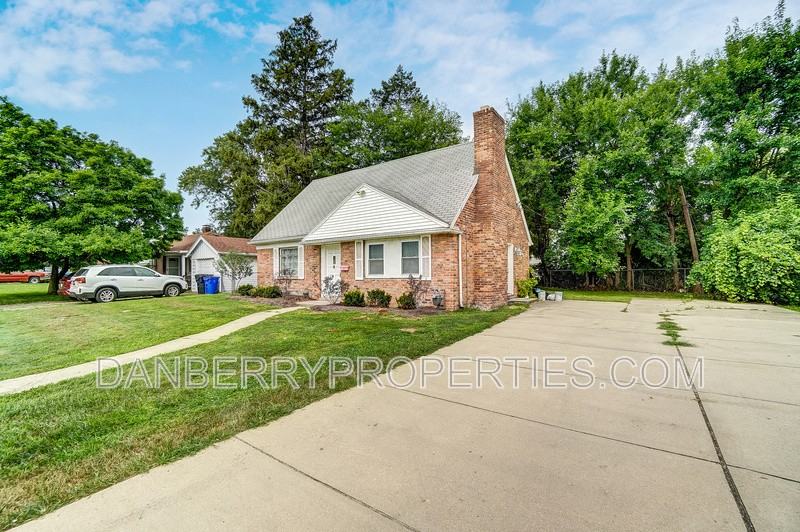 1115 Secor Rd - Photo 2 of 44