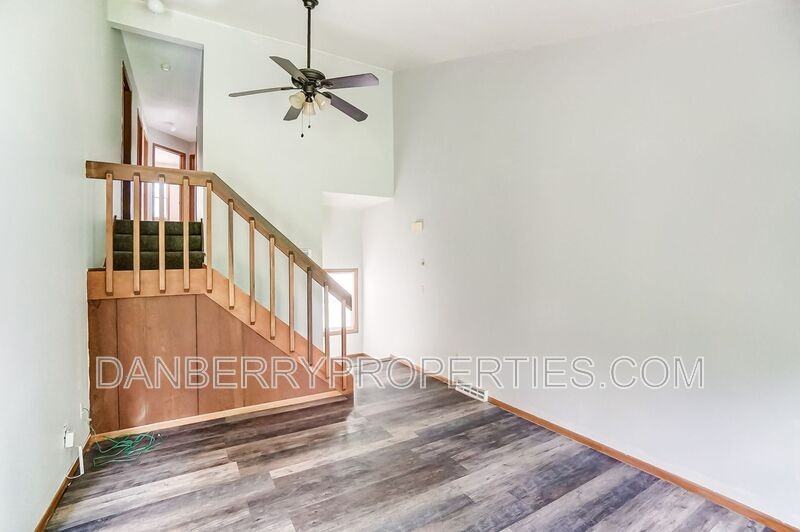 3164 Kylemore Rd - Photo 5 of 32