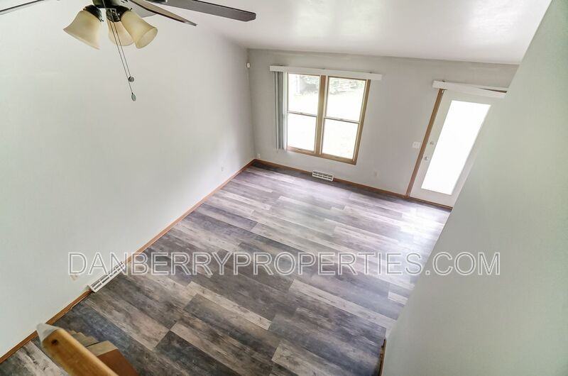 3164 Kylemore Rd - Photo 7 of 32