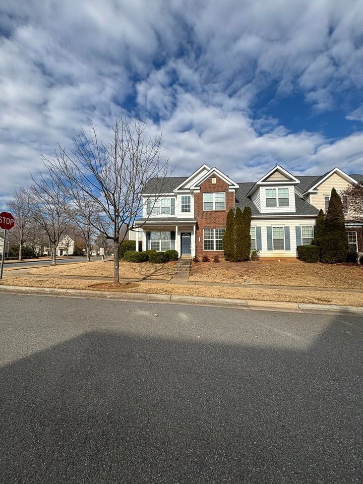 9807 Glanworth Ct - Photo 2 of 46