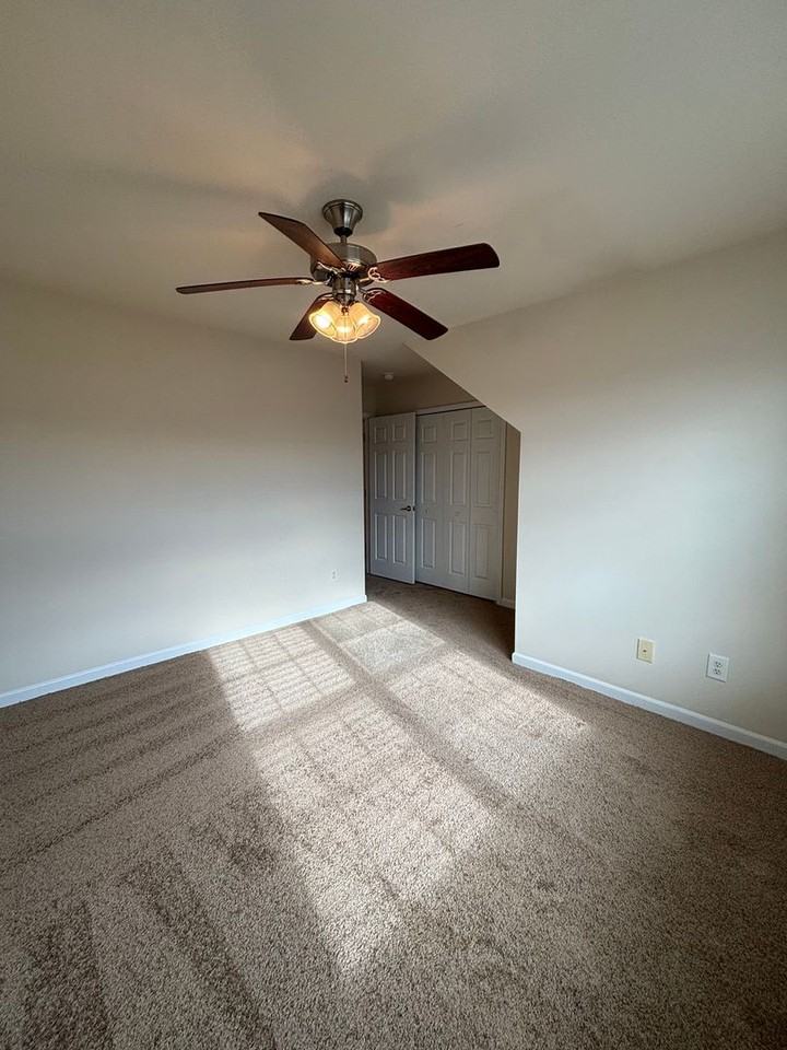 9807 Glanworth Ct - Photo 4 of 46