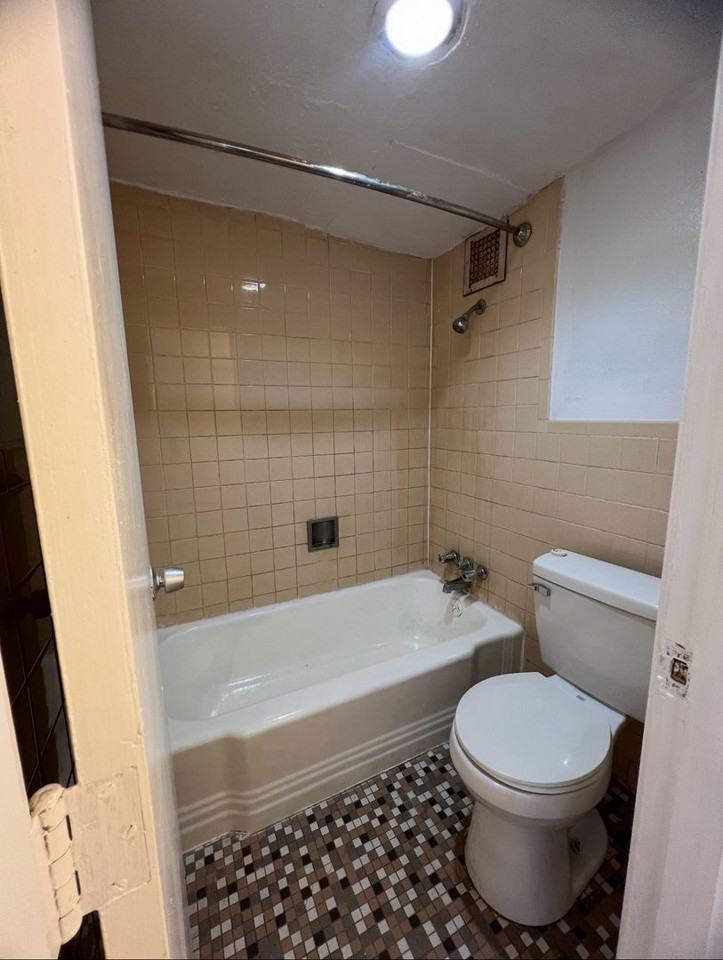 Gray Street Square - Photo 3 of 16