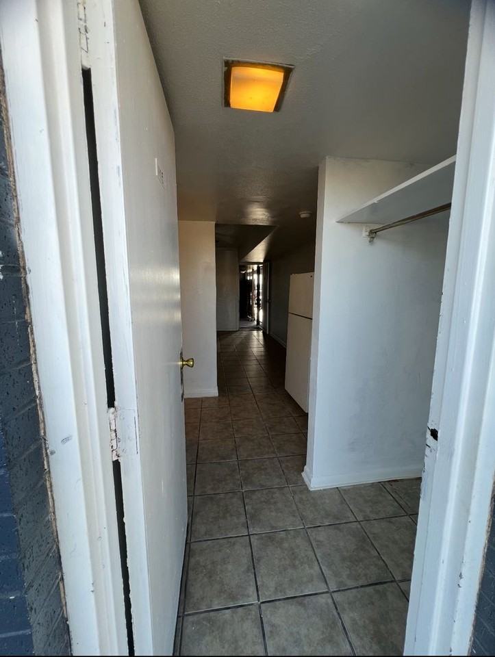 Gray Street Square - Photo 5 of 16