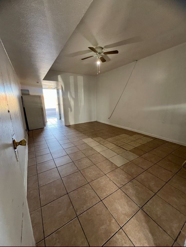 Gray Street Square - Photo 7 of 16