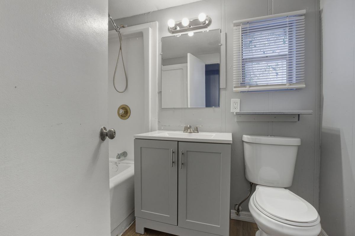 1105 S Prospect Ave - Photo 6 of 14