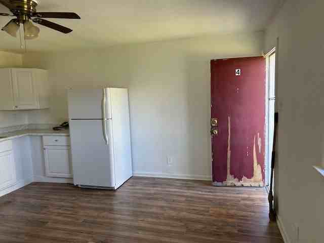 211 W Washington St - Photo 4 of 15