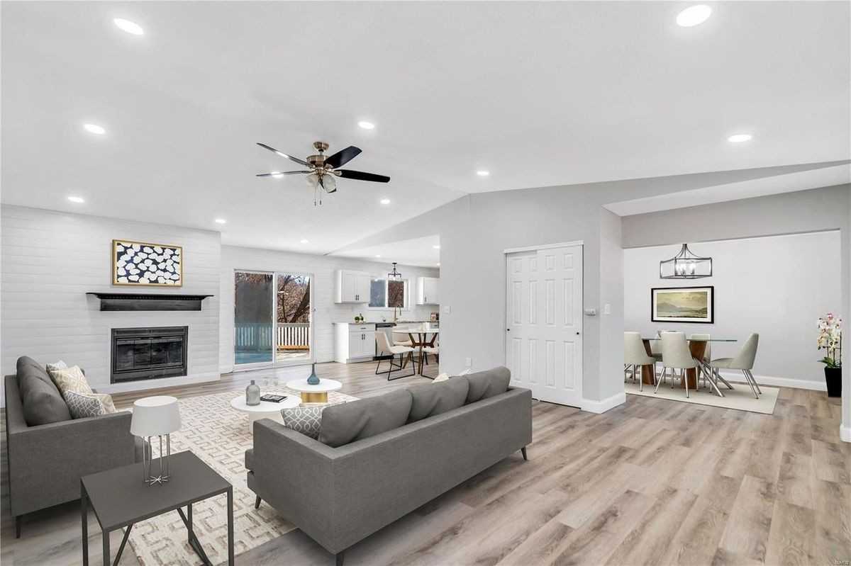 11203 Sherwood Oak Ct - Photo 2 of 12