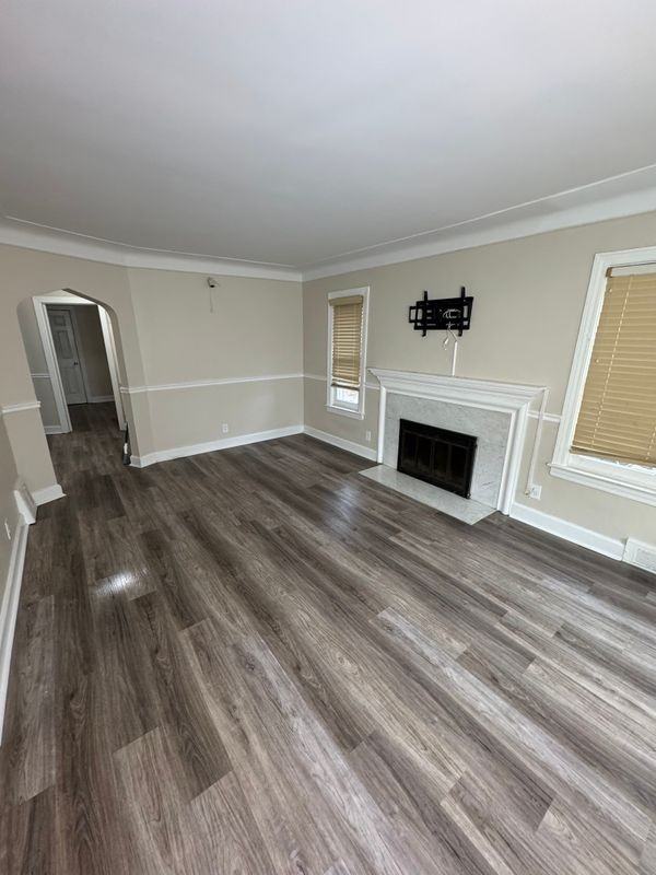 10407 Roxbury St - Photo 2 of 10