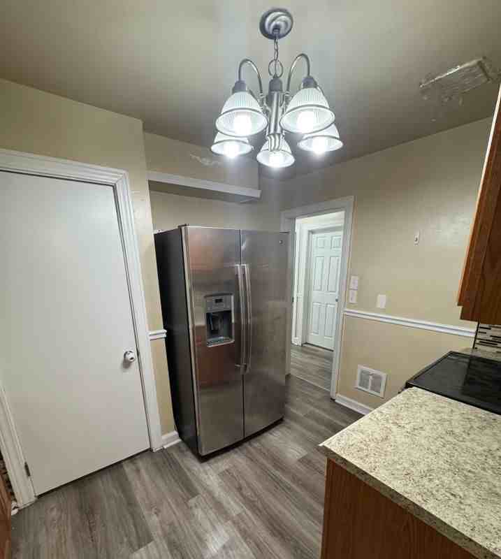 10407 Roxbury St - Photo 3 of 10