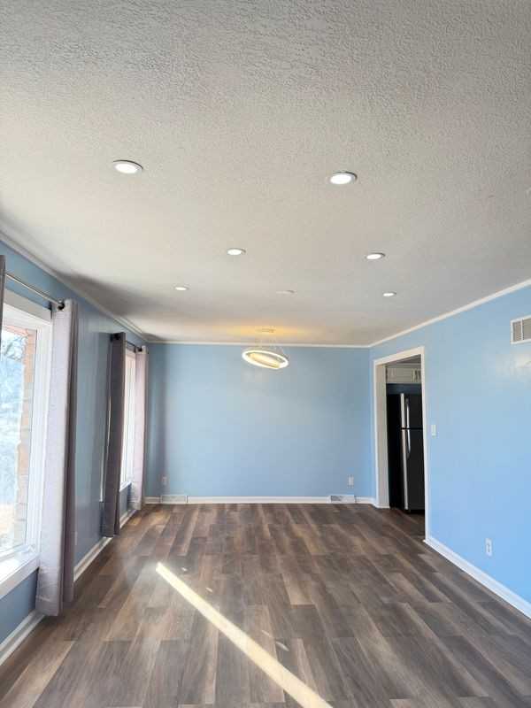 7718 New Jersey Ave - Photo 3 of 20