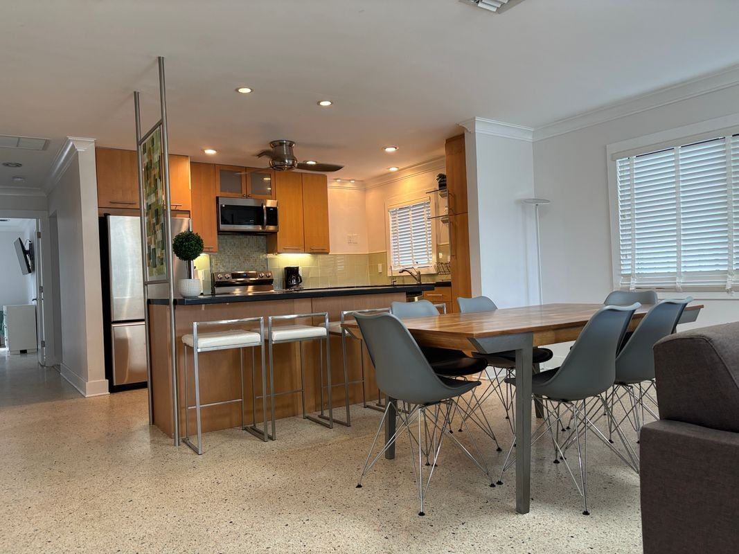 1410 Polk St - Photo 4 of 15