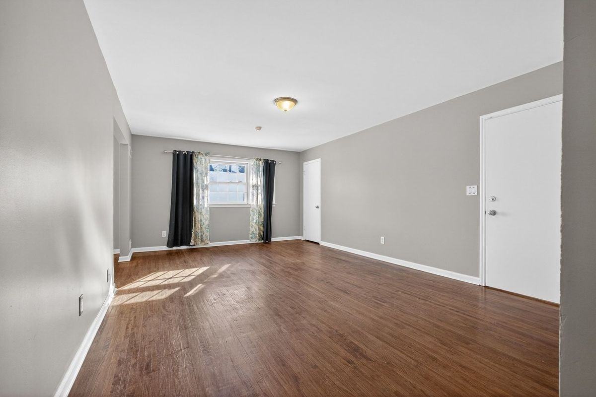 17 Union Ave - Photo 3 of 23