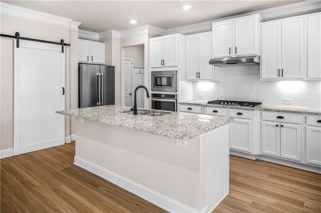 18 Dorothy Ln - Photo 2 of 21